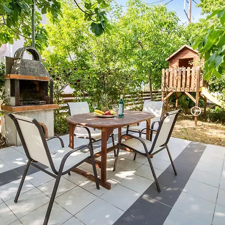 Alexandra 아파트호텔