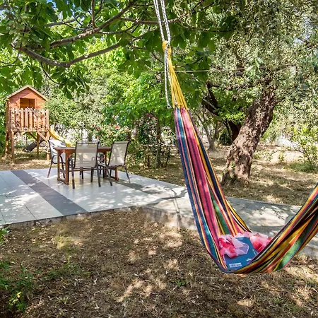 Lejlighedshotel Alexandra Potos