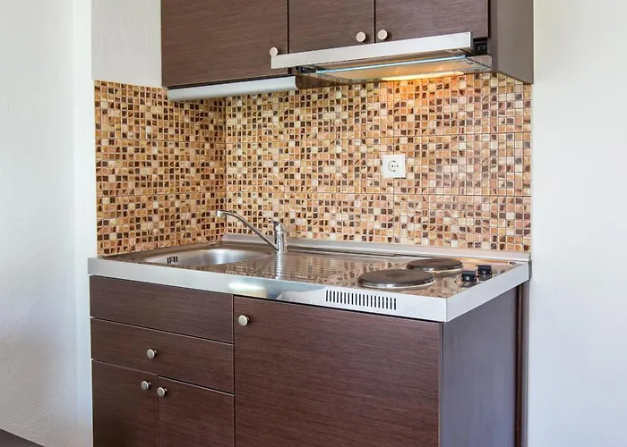 Alexandra Apartahotel 3*